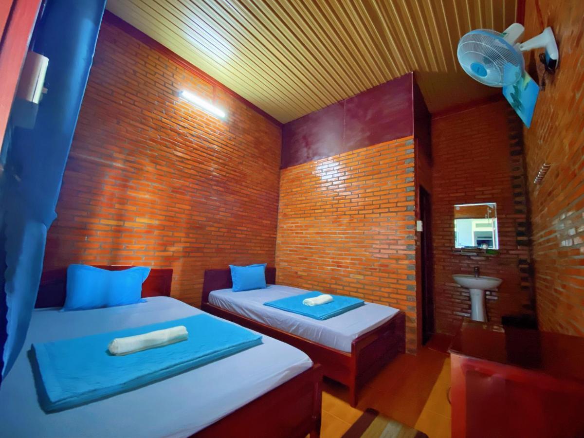 Nam Cat Tien Homestay Екстер'єр фото